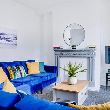 Spacious 4 Bedroom House Near Leeds Cc Beeston Hill Экстерьер фото