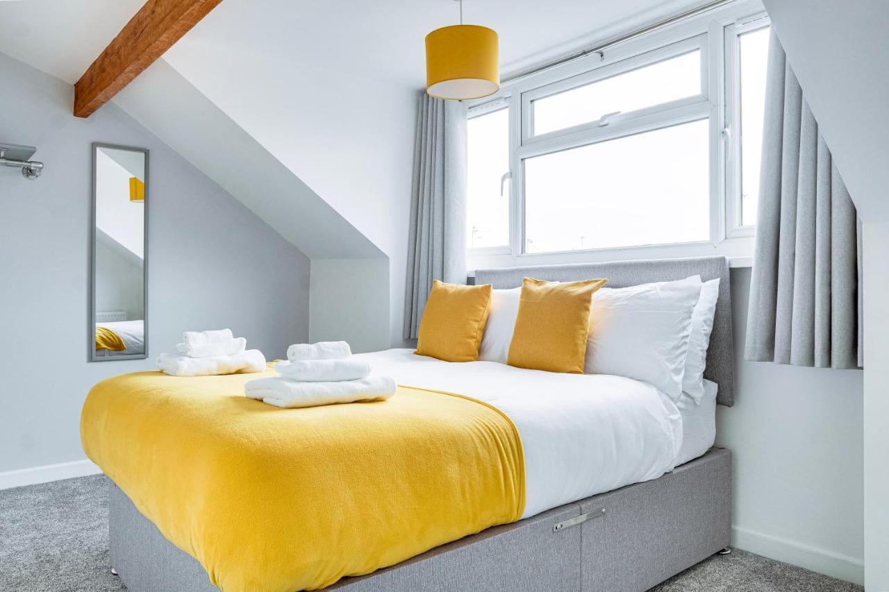 Spacious 4 Bedroom House Near Leeds Cc Beeston Hill Экстерьер фото